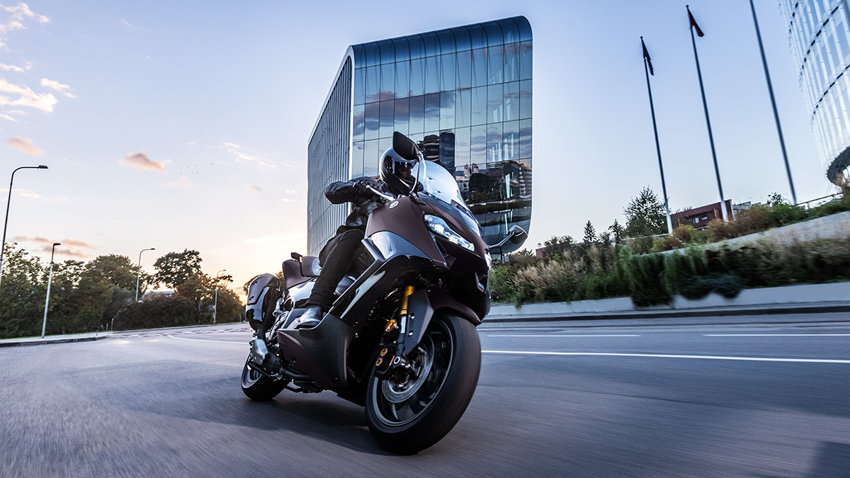 Straight to the MAX：「TMAX」新色登場